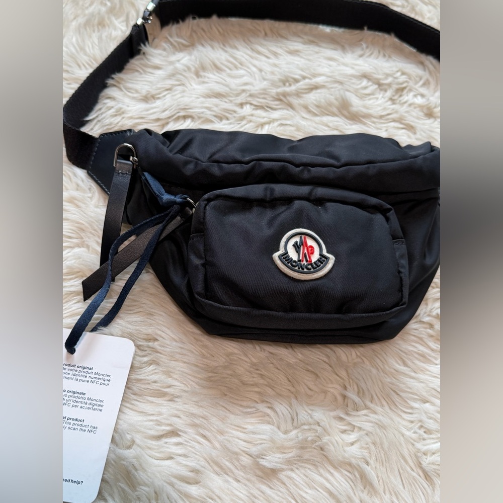 NWT Moncler Black Felicie Belt Bag in Black - Picture 2 of 5